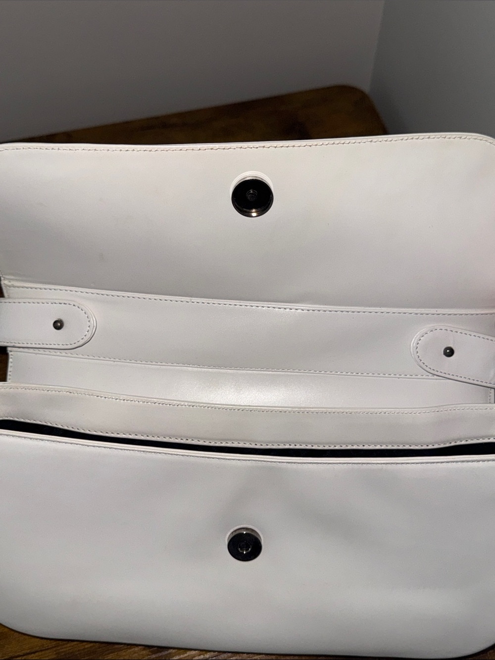 Authentic Bally White Leather Shoulder Bag extremely rare! Elegant & beautiful - Picture 10 of 11